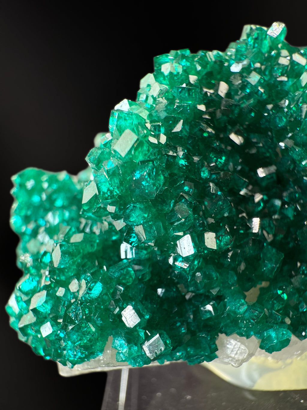 MN0269-Dioptase On Calcite