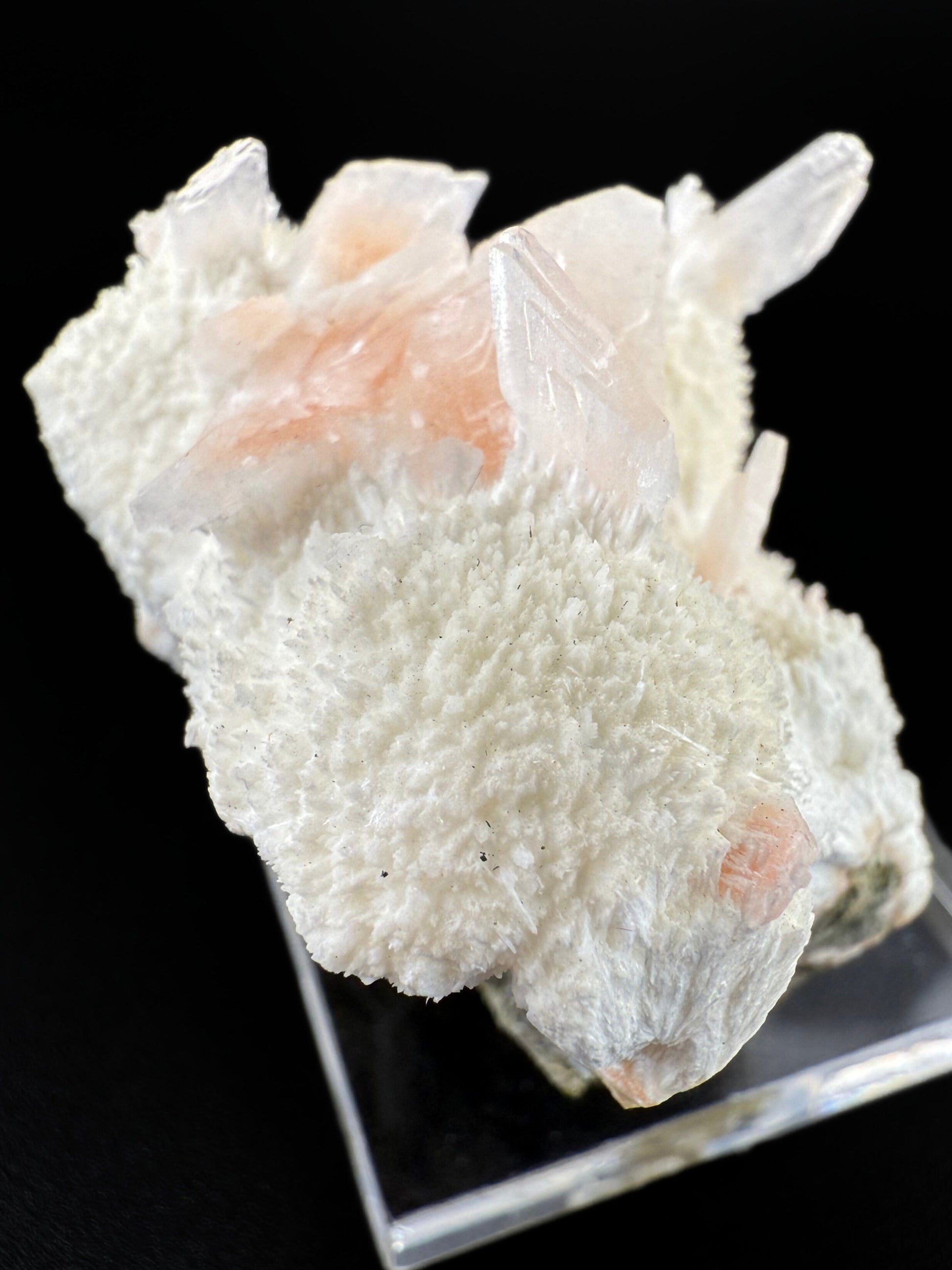 MN0275-Heulandite