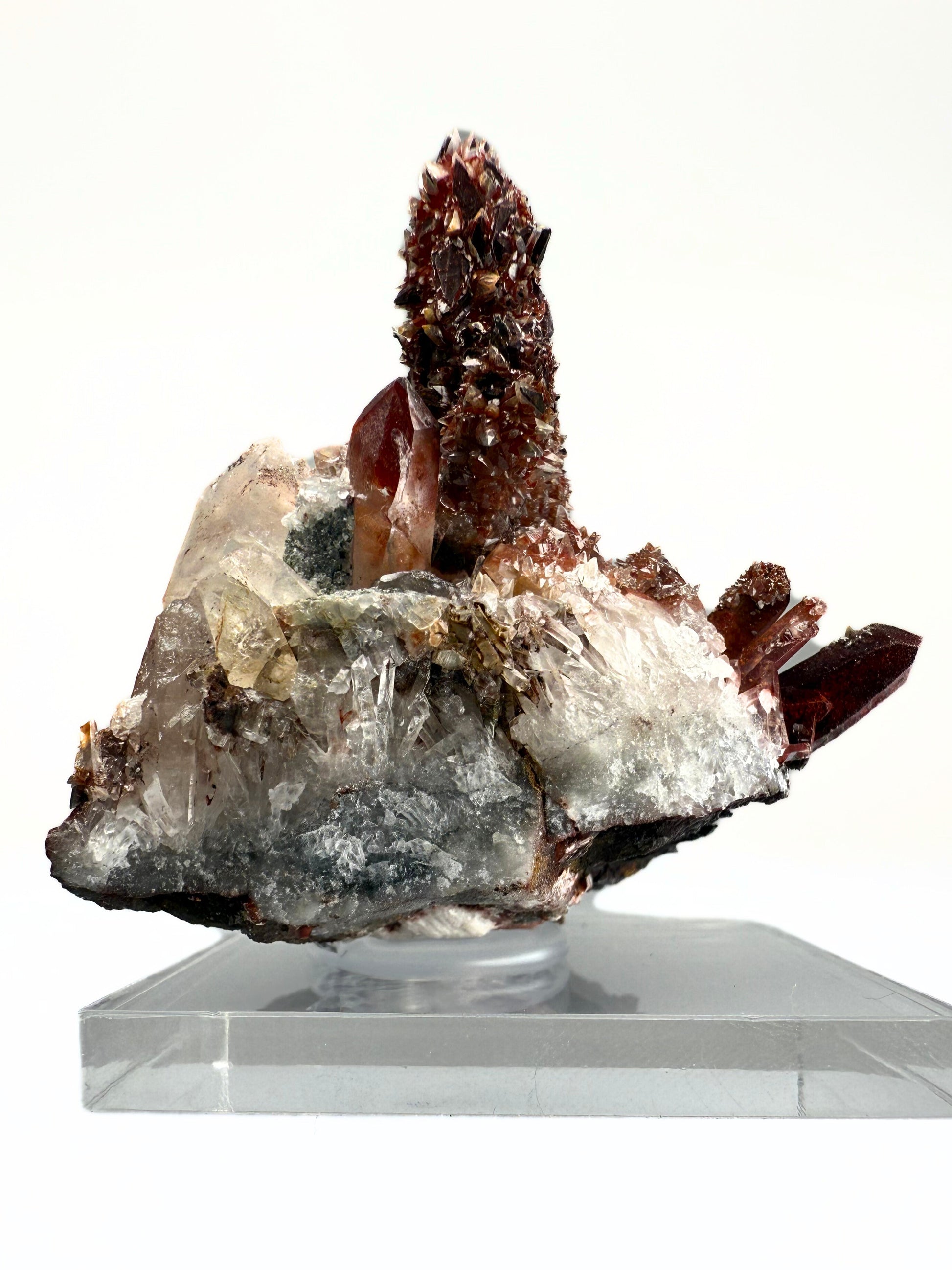 MN0284-Iron Oxides On Quartz