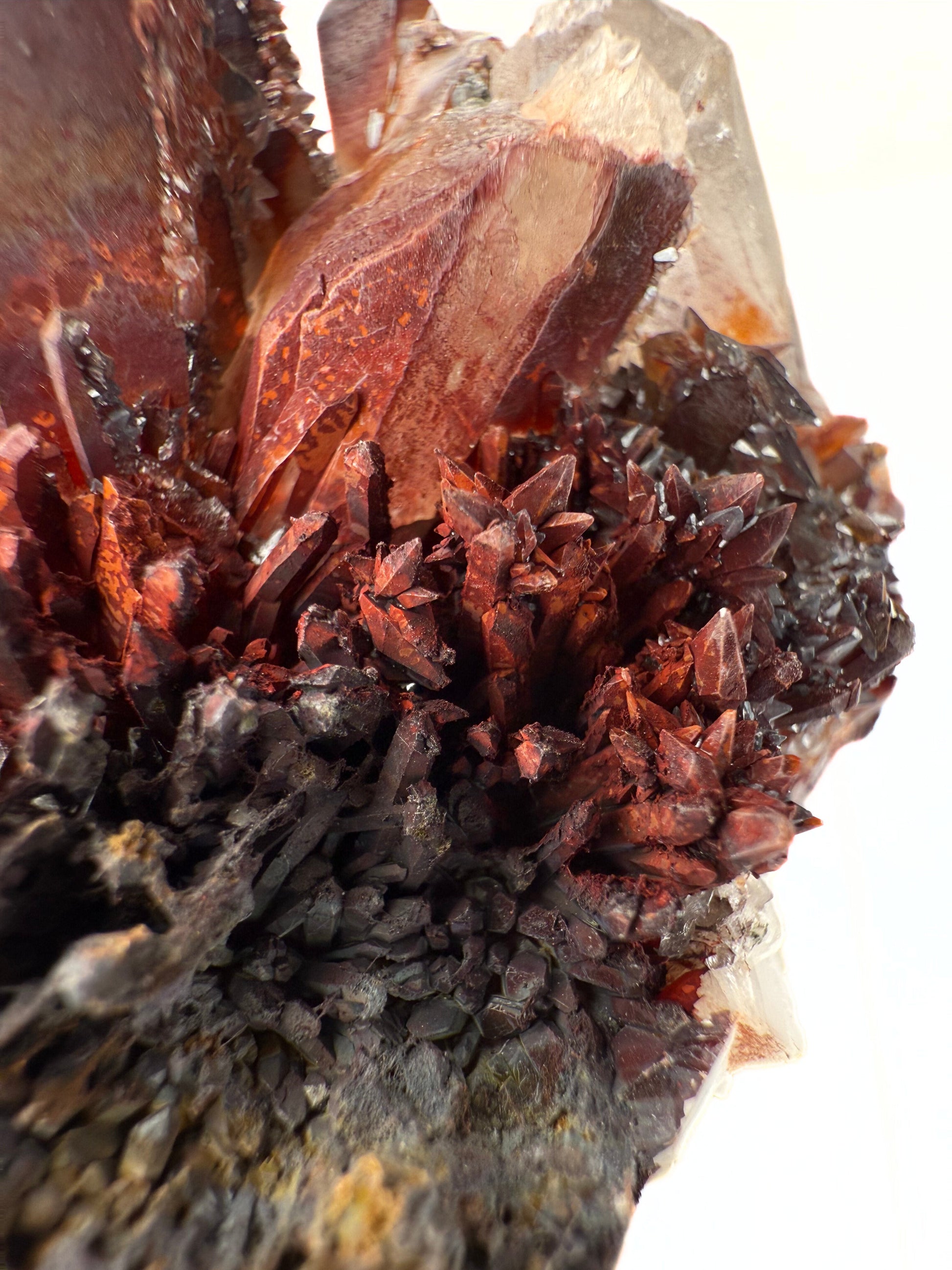 MN0284-Iron Oxides On Quartz