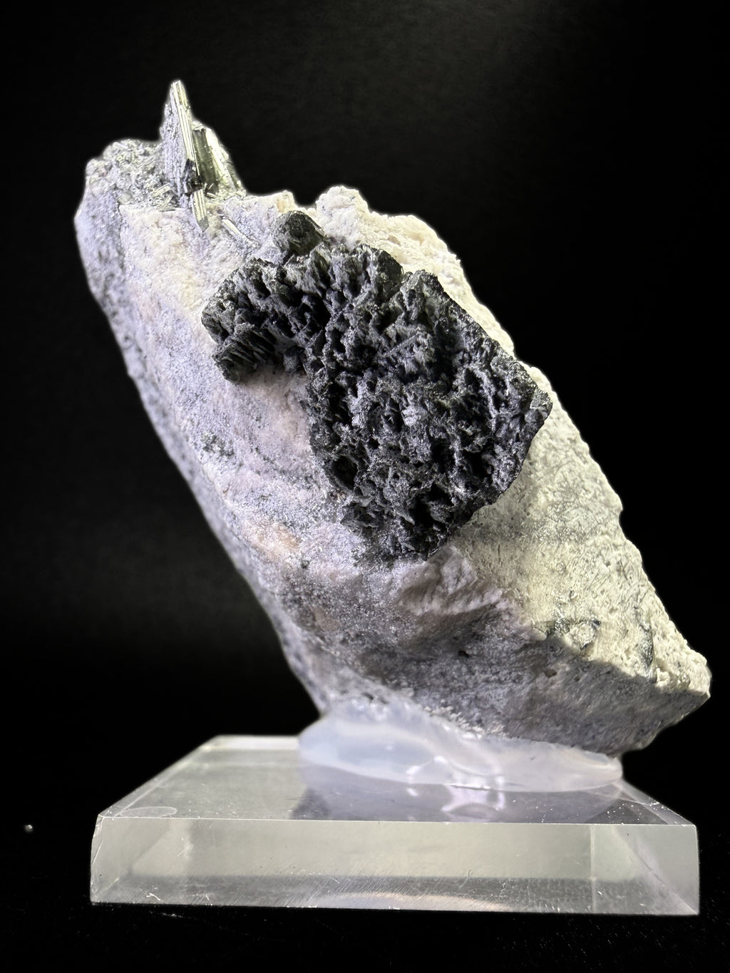 Tourmaline on Feldspar