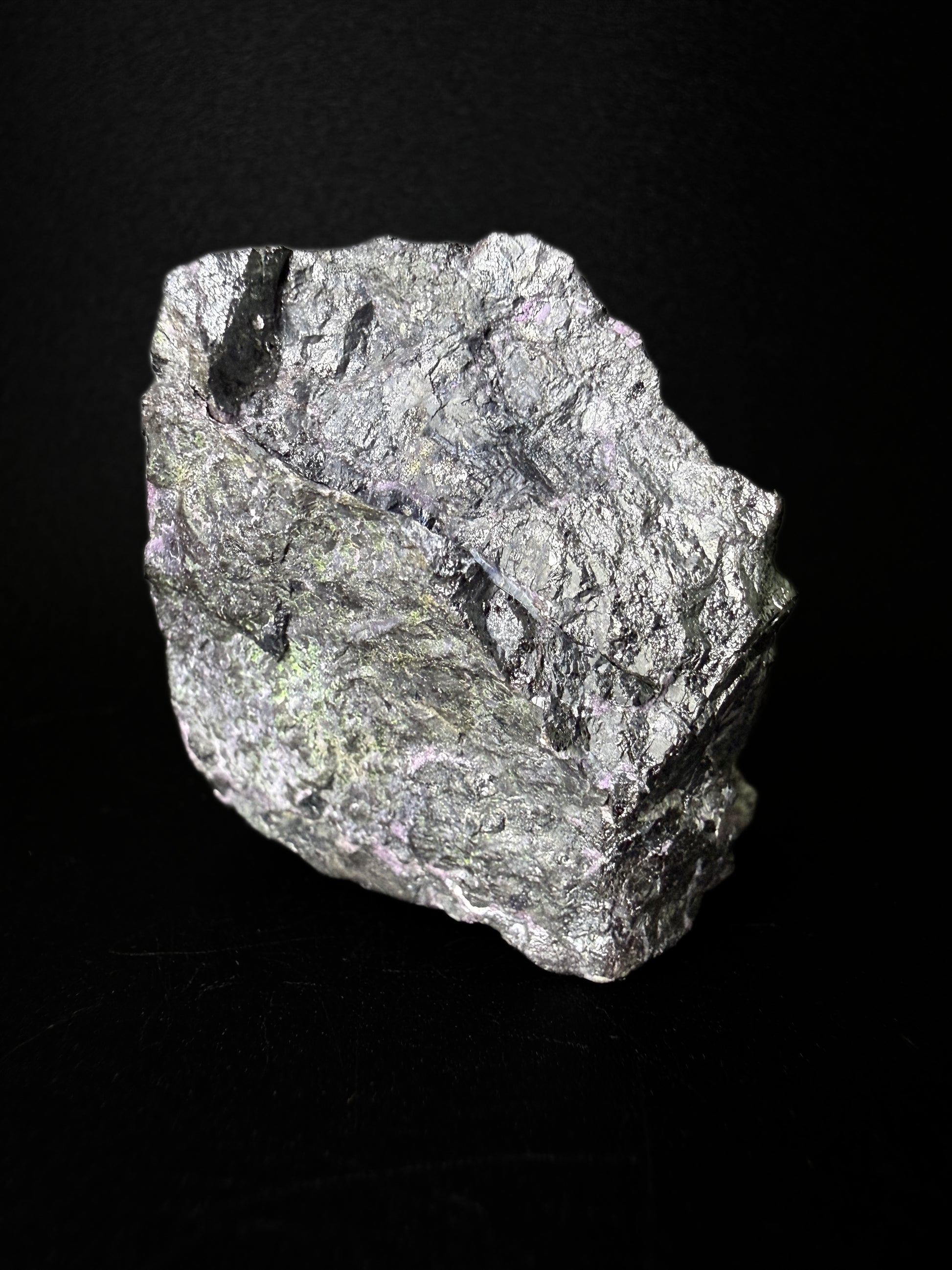 Kammererite with Uvarovite
