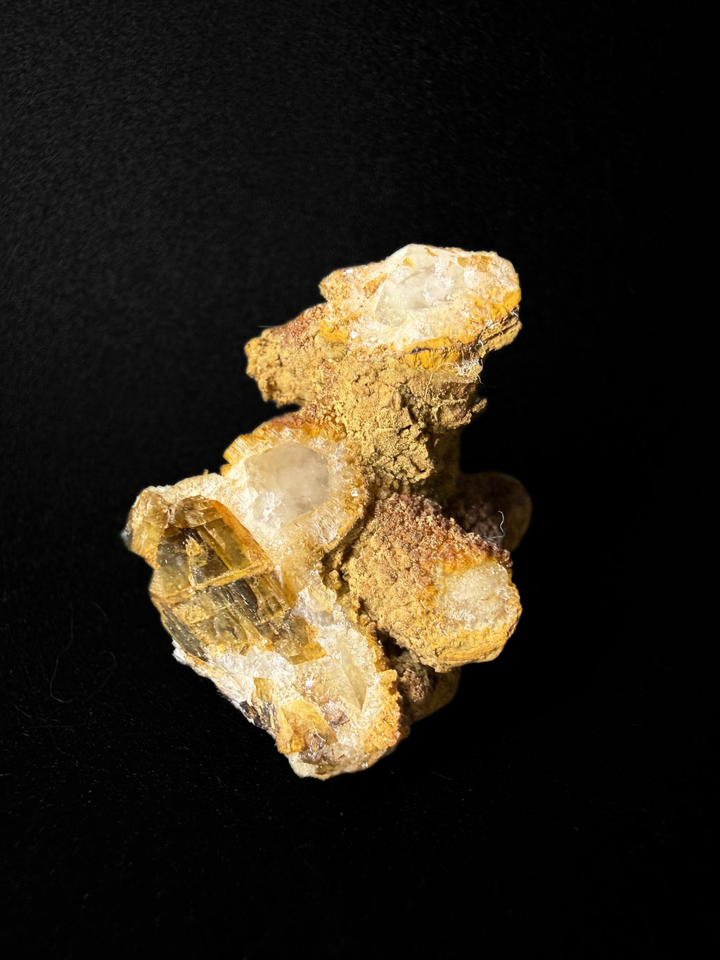 Cryolite and Siderite on Sphalerite