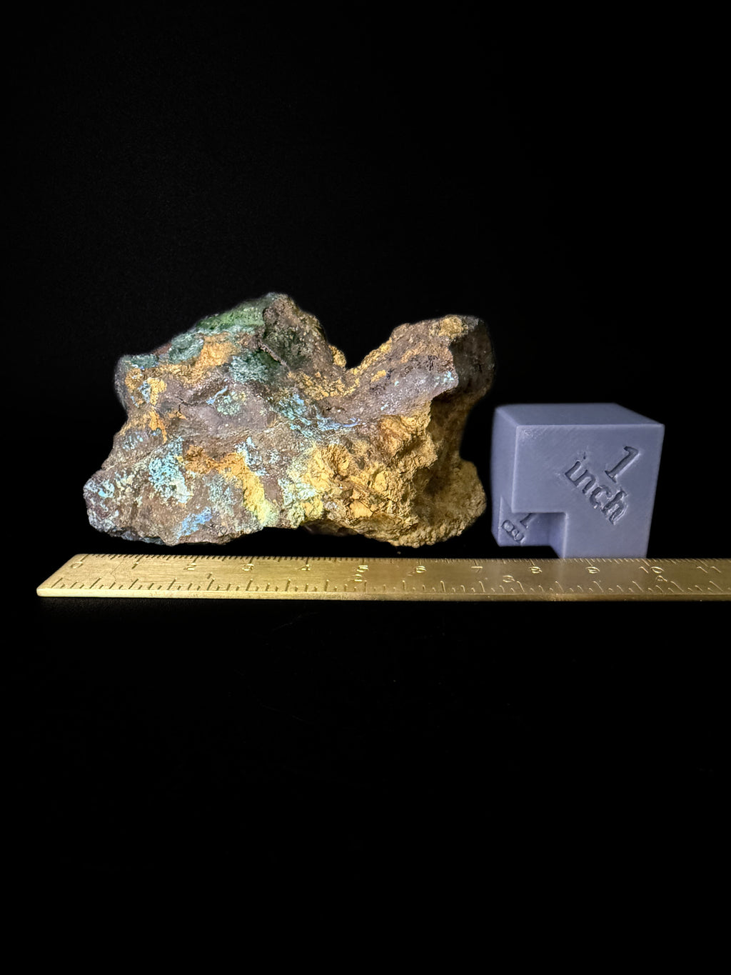 Lavedulan, Conichalcite and Goethite