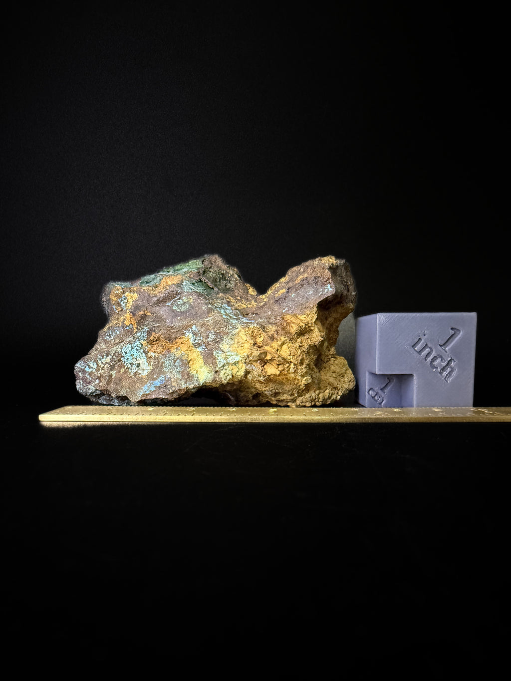 Lavedulan, Conichalcite and Goethite