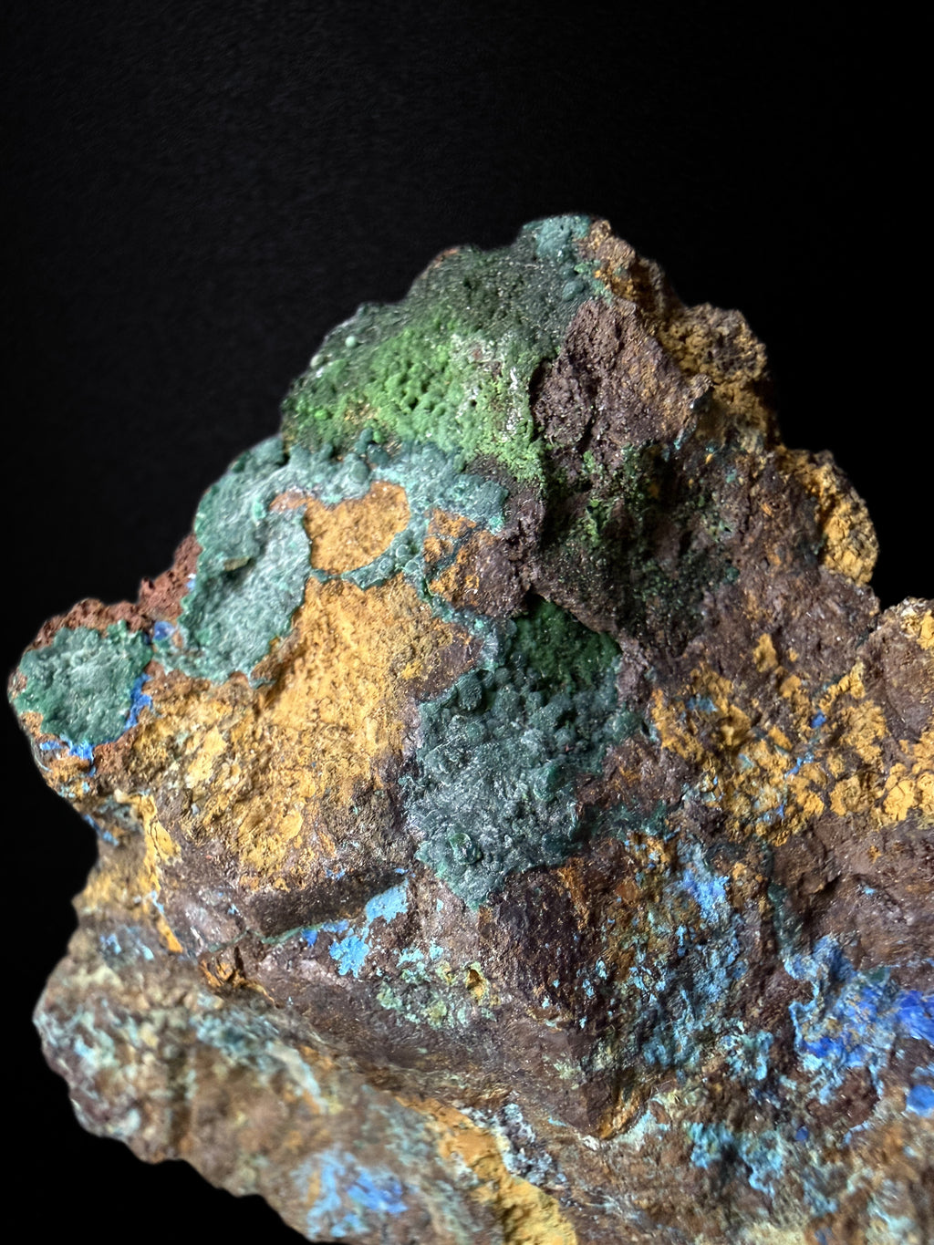 Lavedulan, Conichalcite and Goethite