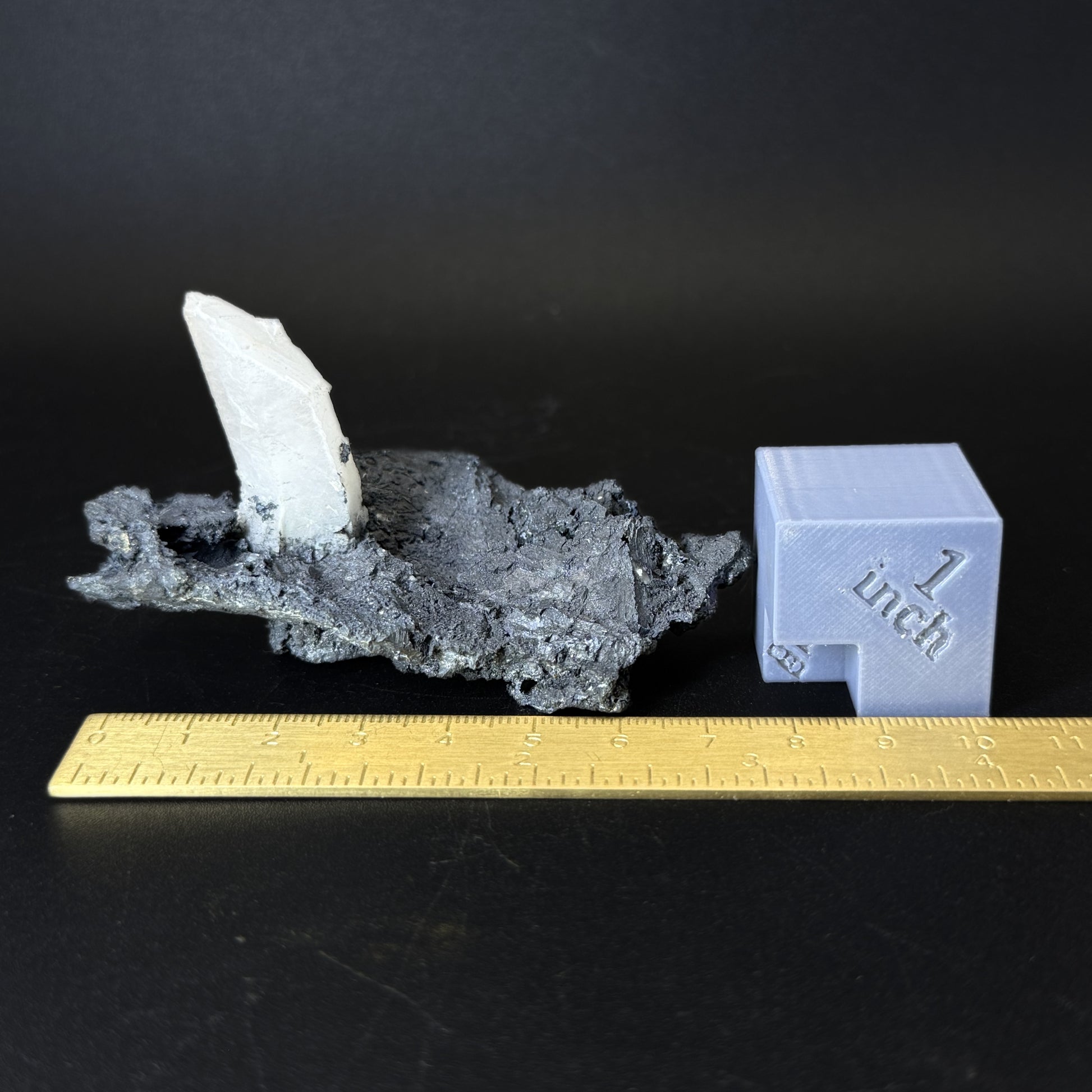 Quartz on Tennantite