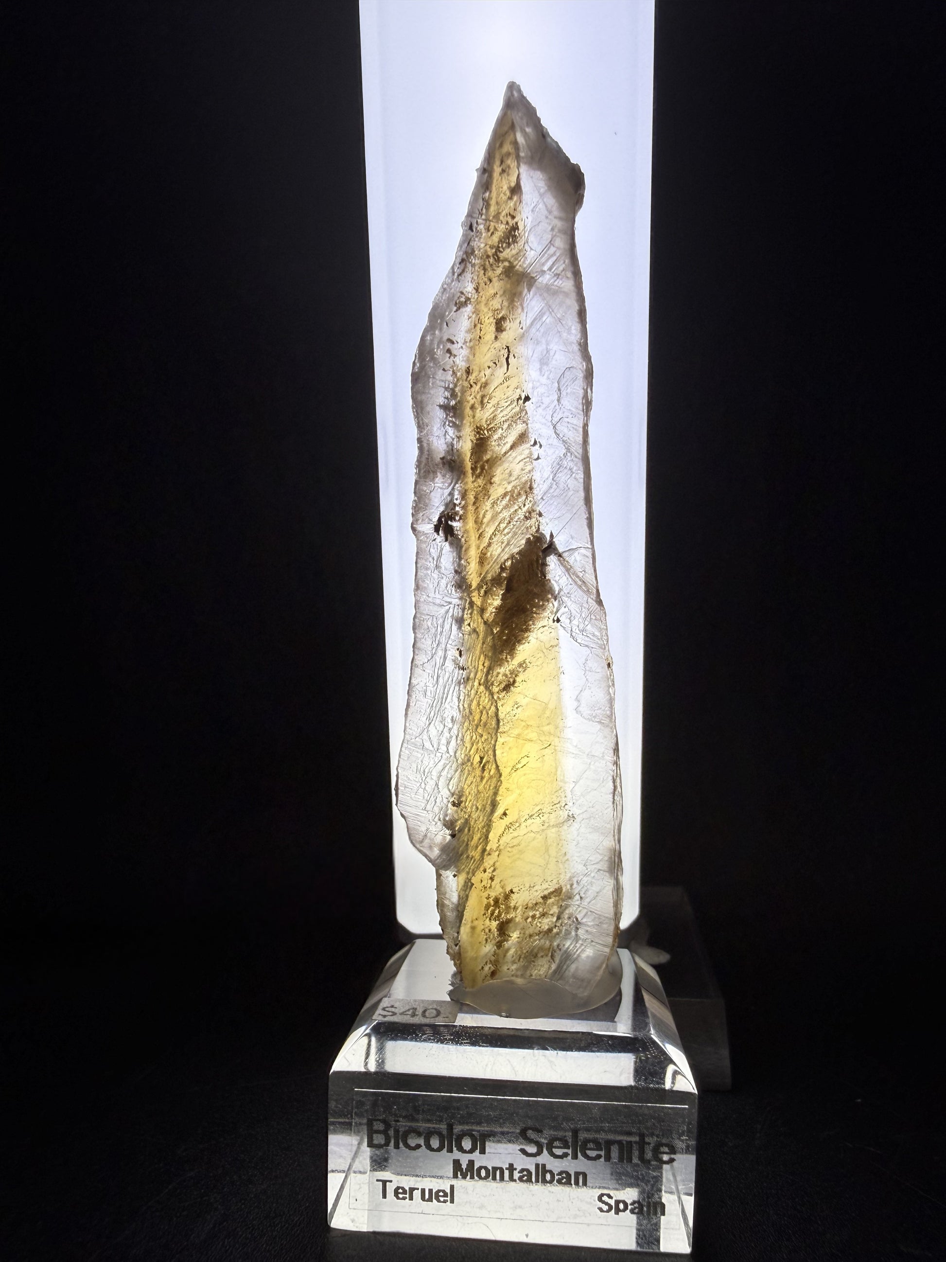 Bicolor Selenite