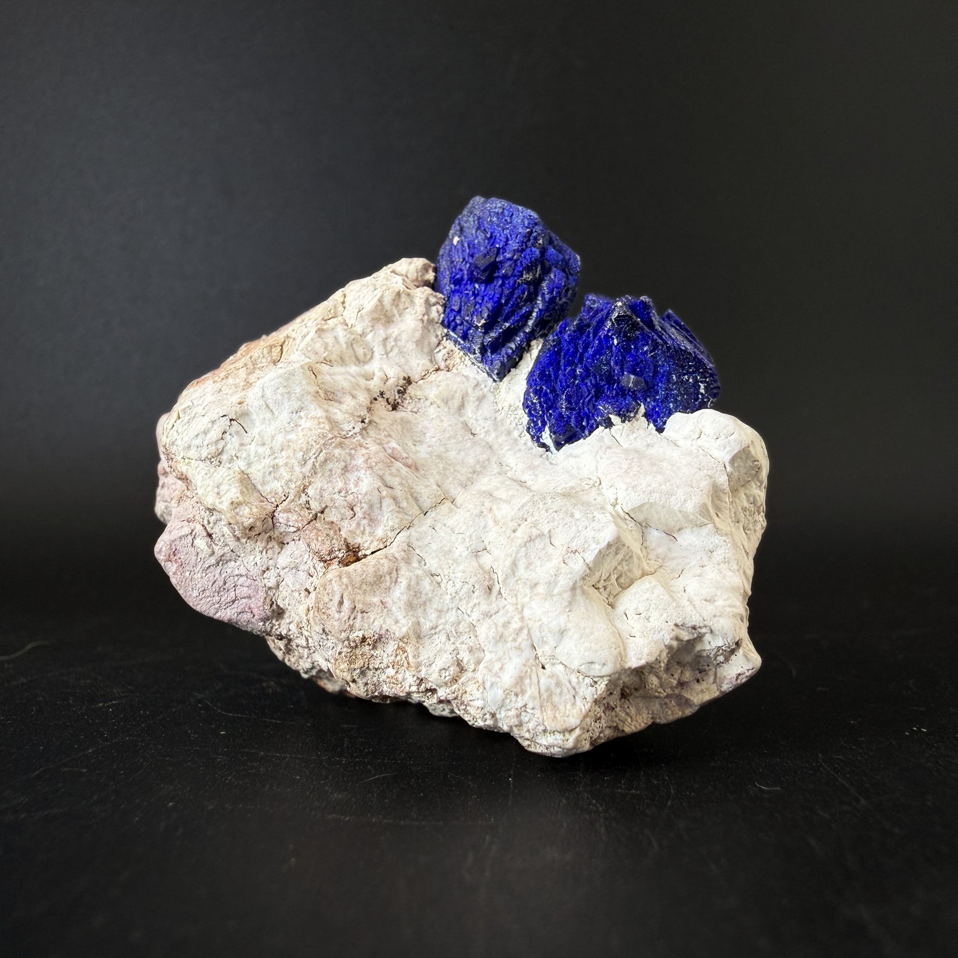 Azurite on Dickite