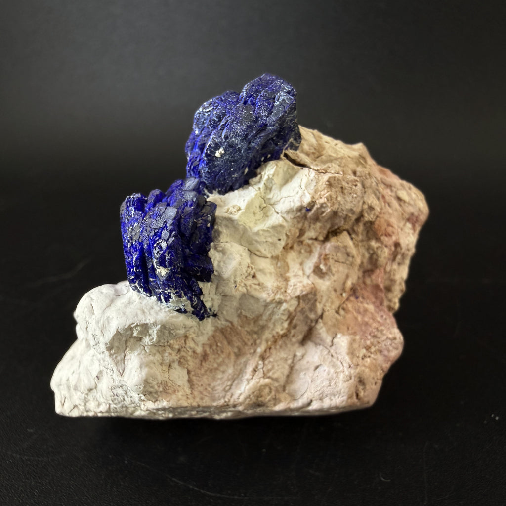Azurite on Dickite