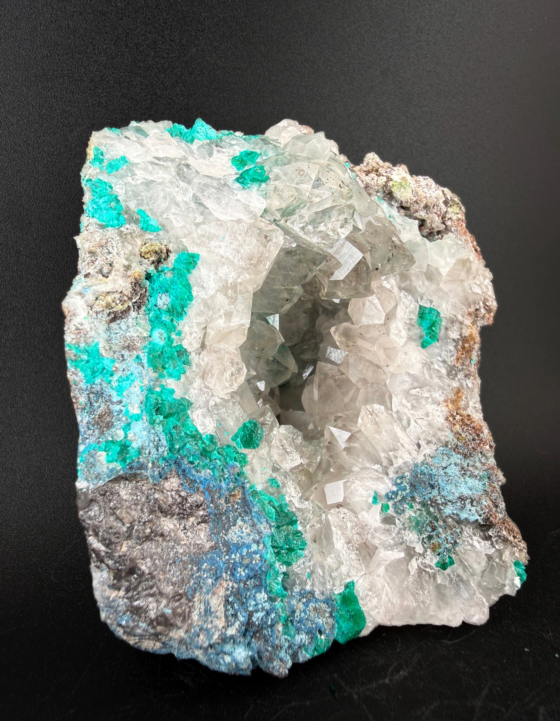 Quartz, Dioptase and Plancheite