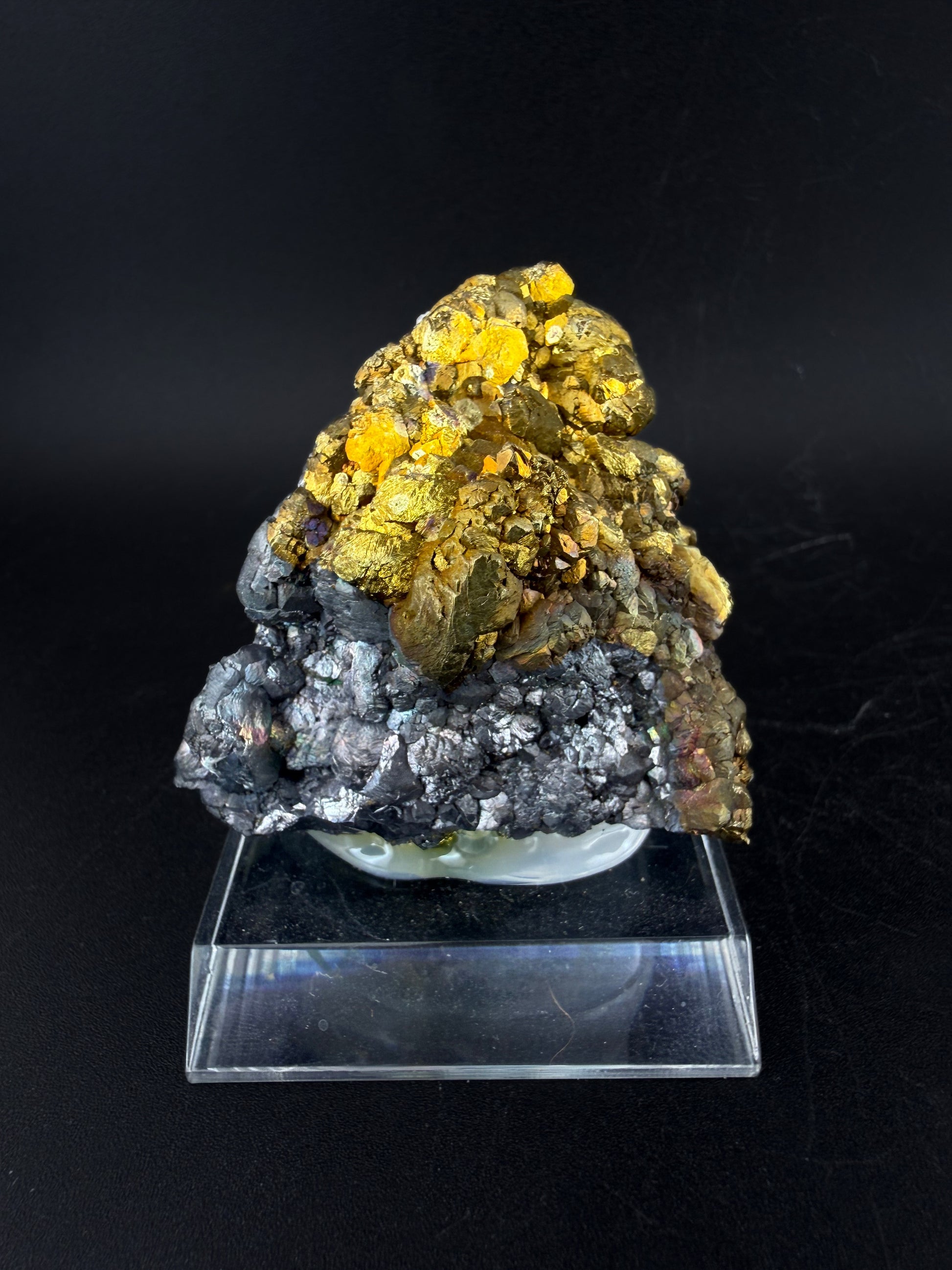Pyrite Tetrahedrite on Chalcopyrite with Bournonite and Mangano Calcite