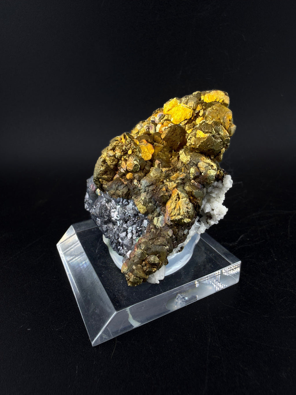 Pyrite Tetrahedrite on Chalcopyrite with Bournonite and Mangano Calcite