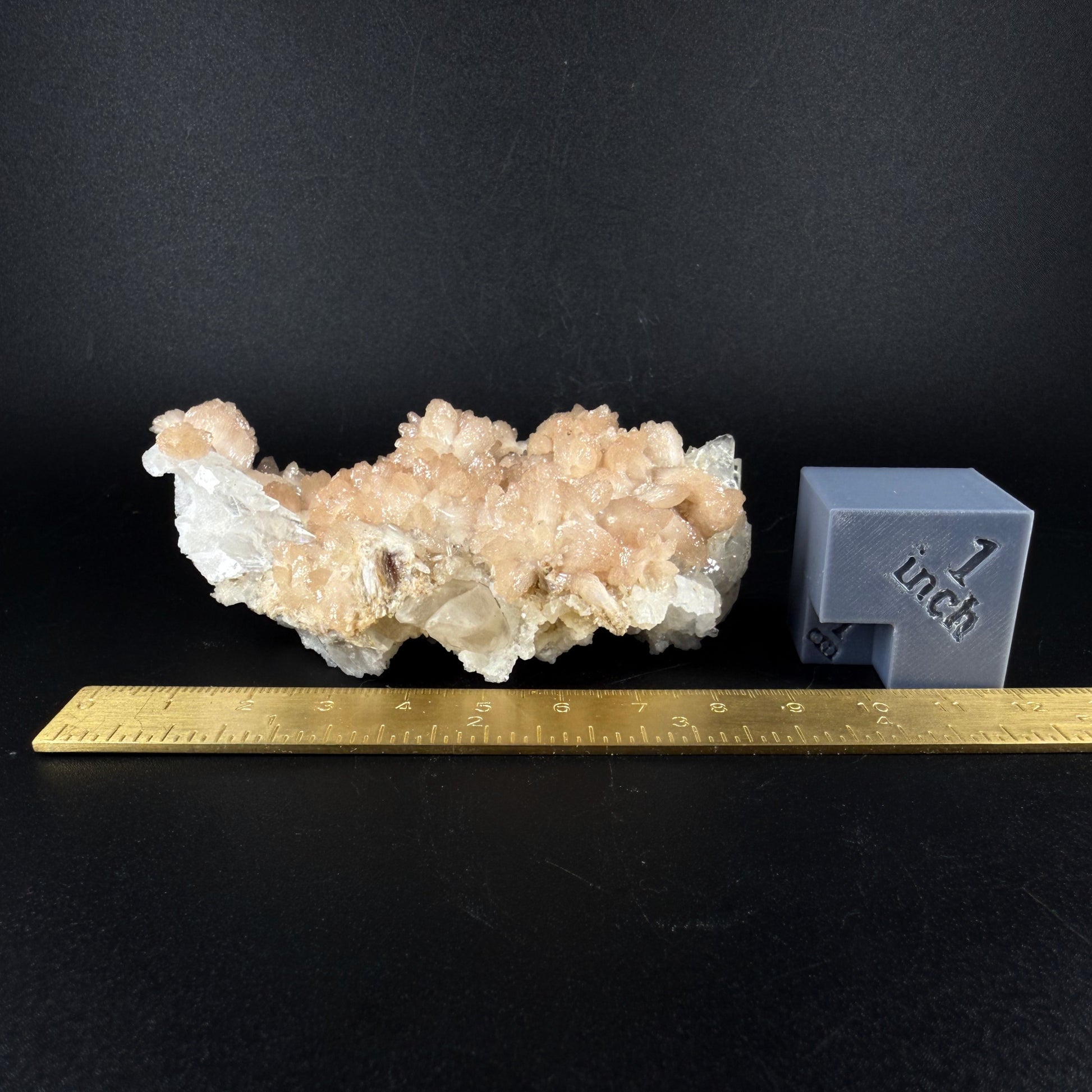 Olmite on Calcite