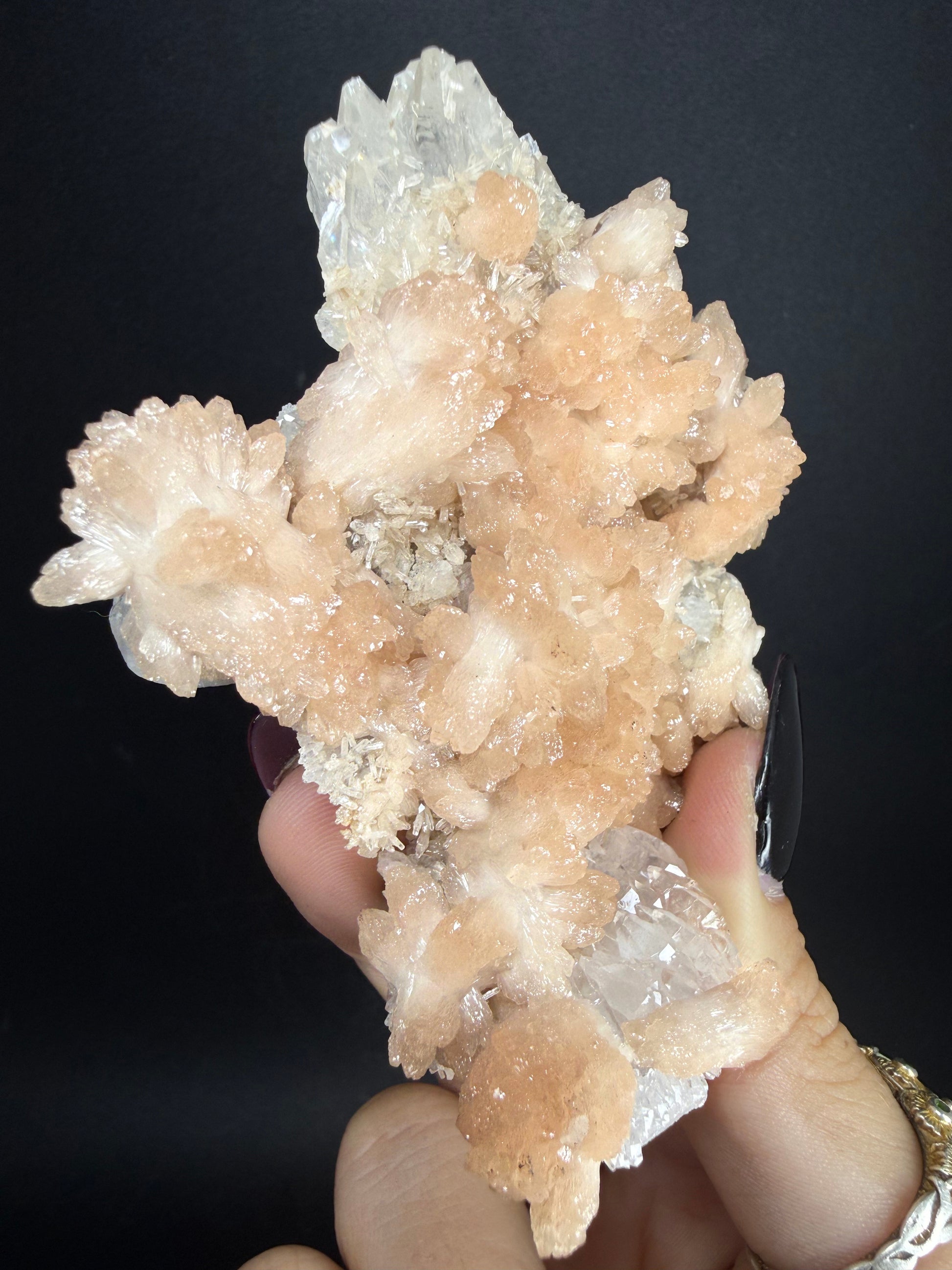 Olmite on Calcite