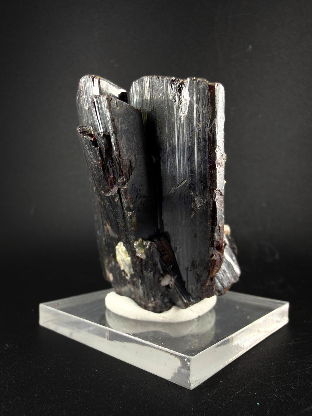 Hubnerite and Quartz