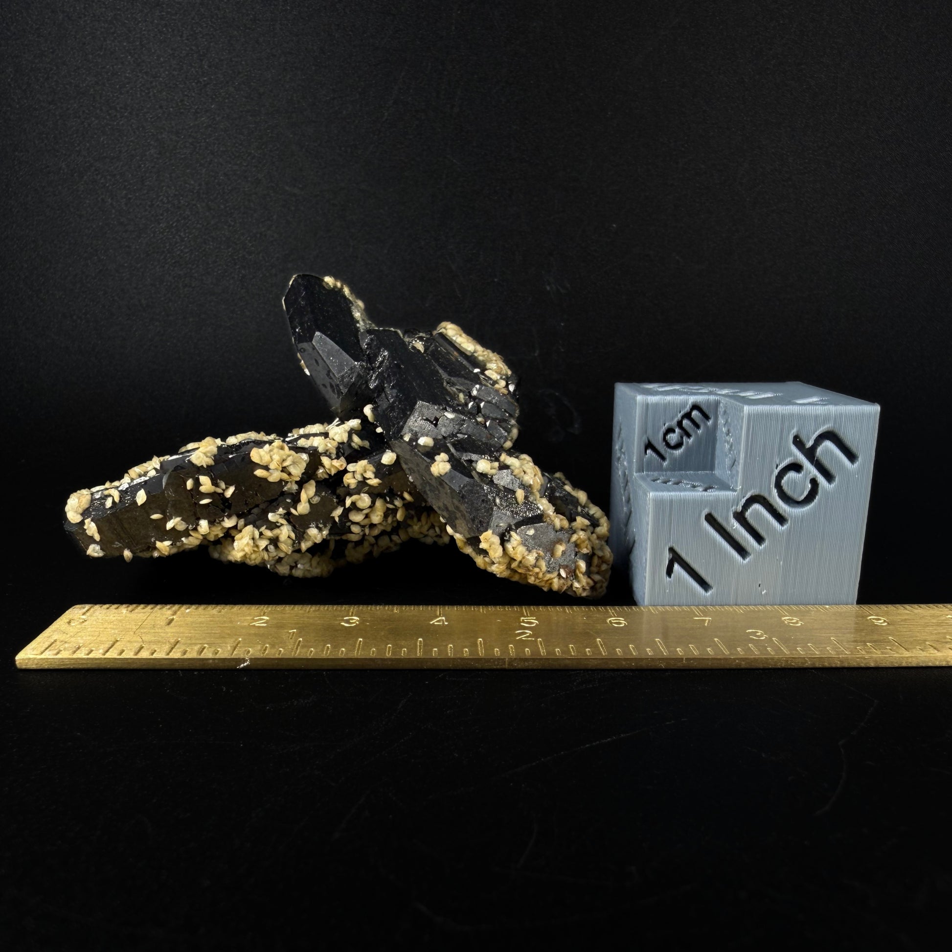 Siderite on Ferberite