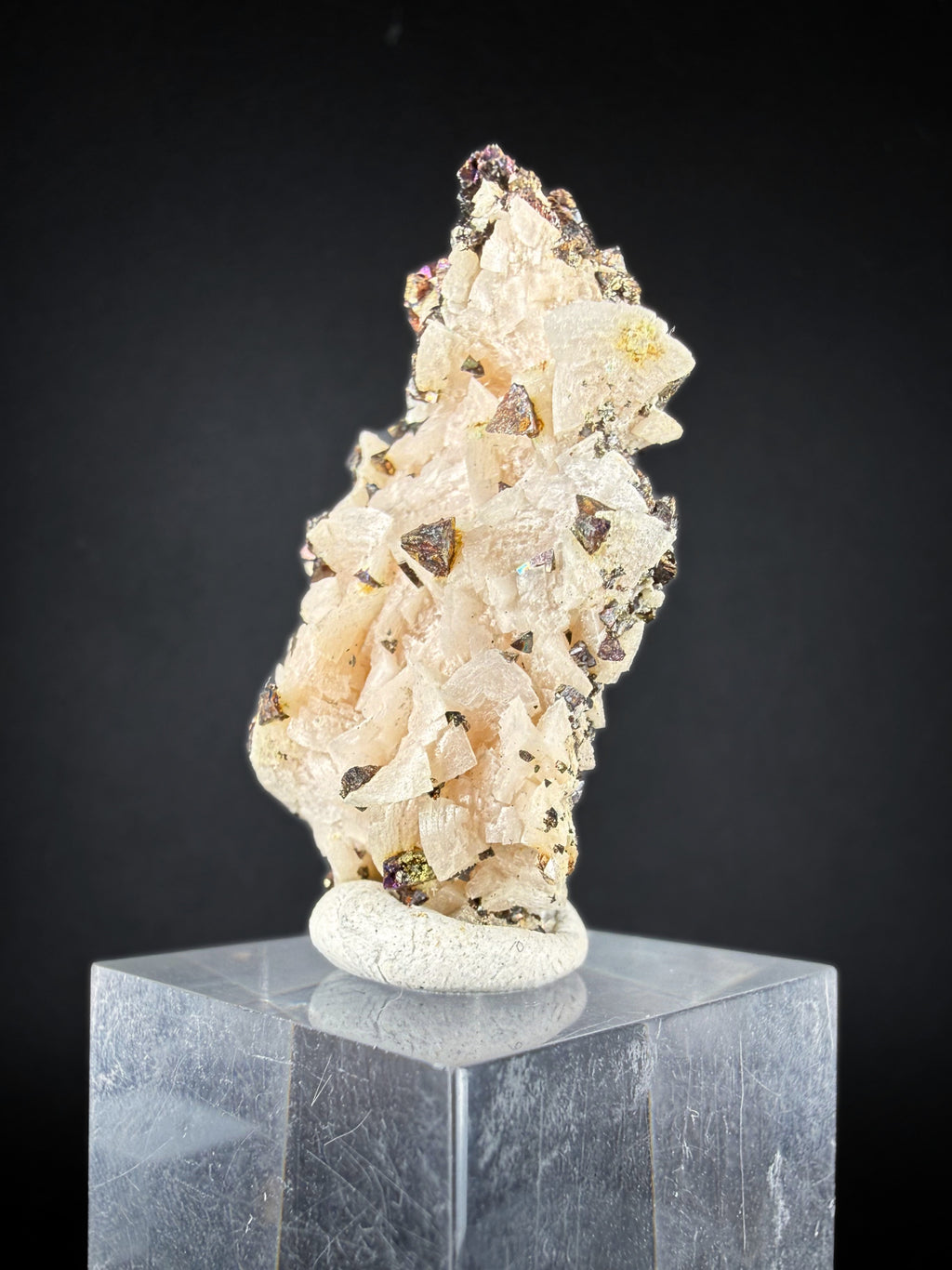 Dolomite with Chalcopyrite