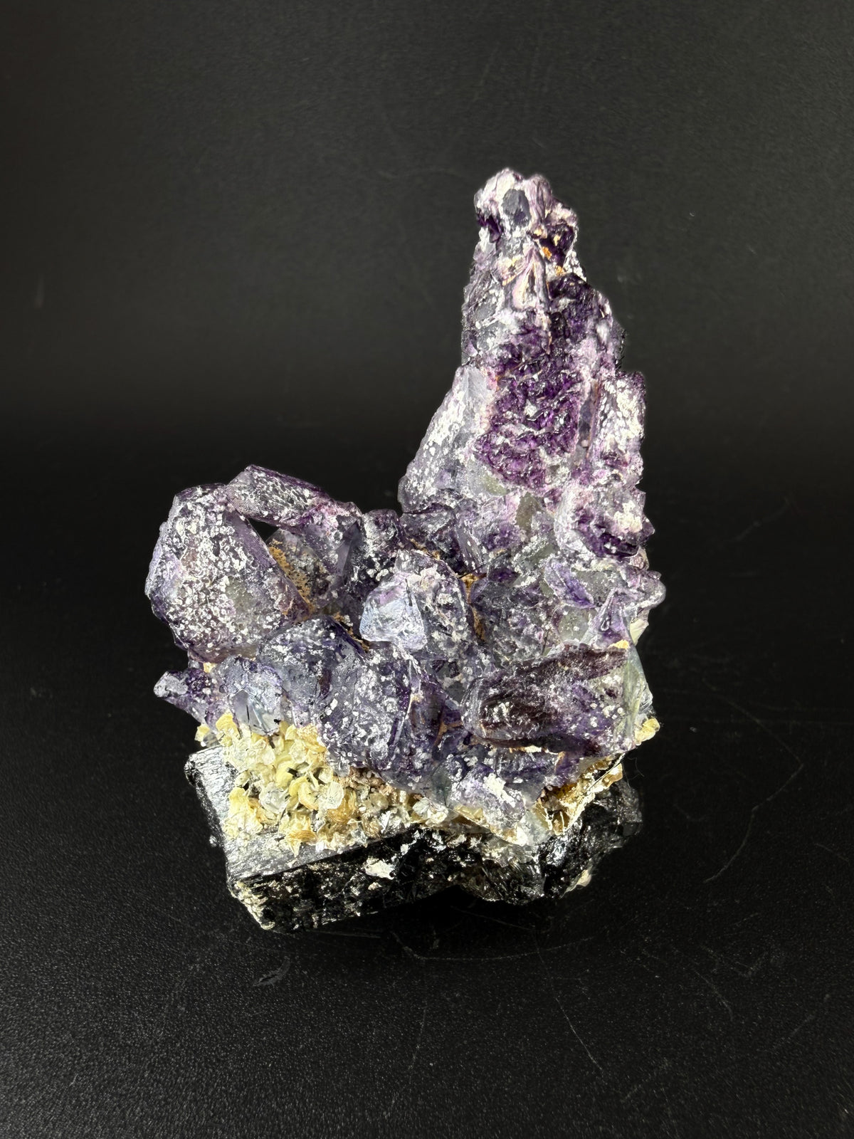 Fluorite, Spinel Law Twin, Quartz and Schorl