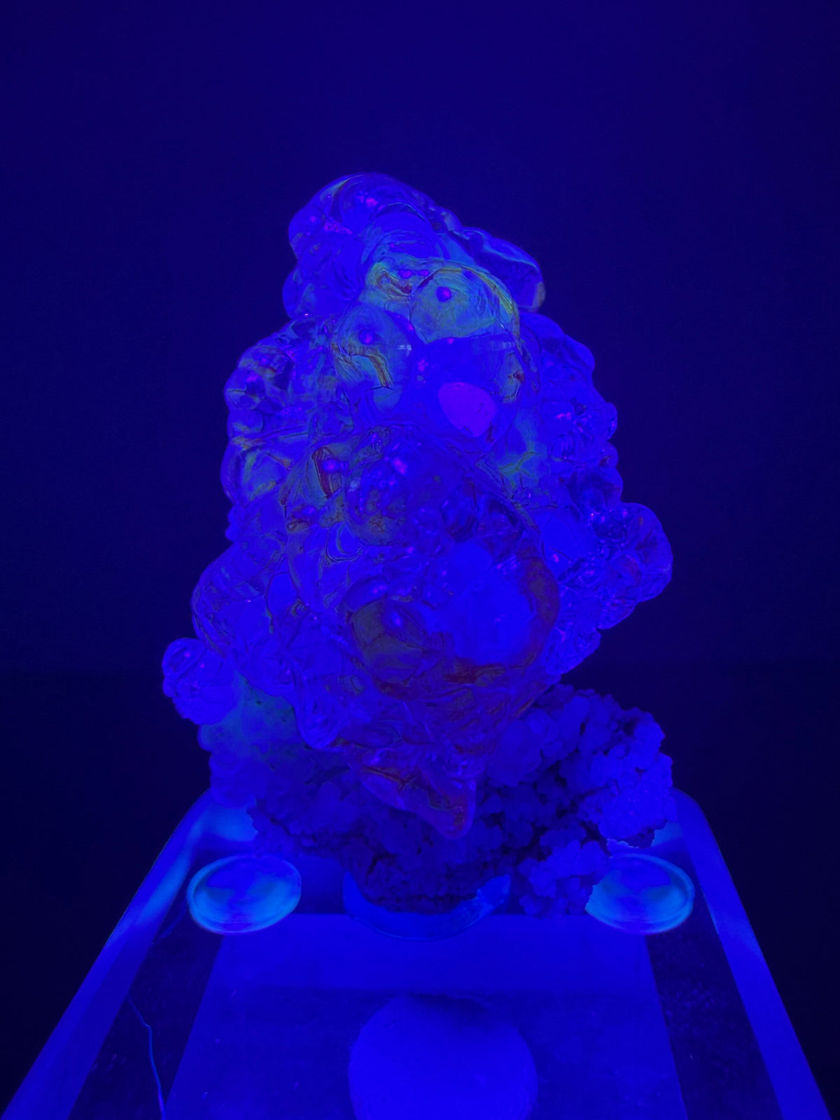Opal var. Hyalite with Chalcedony