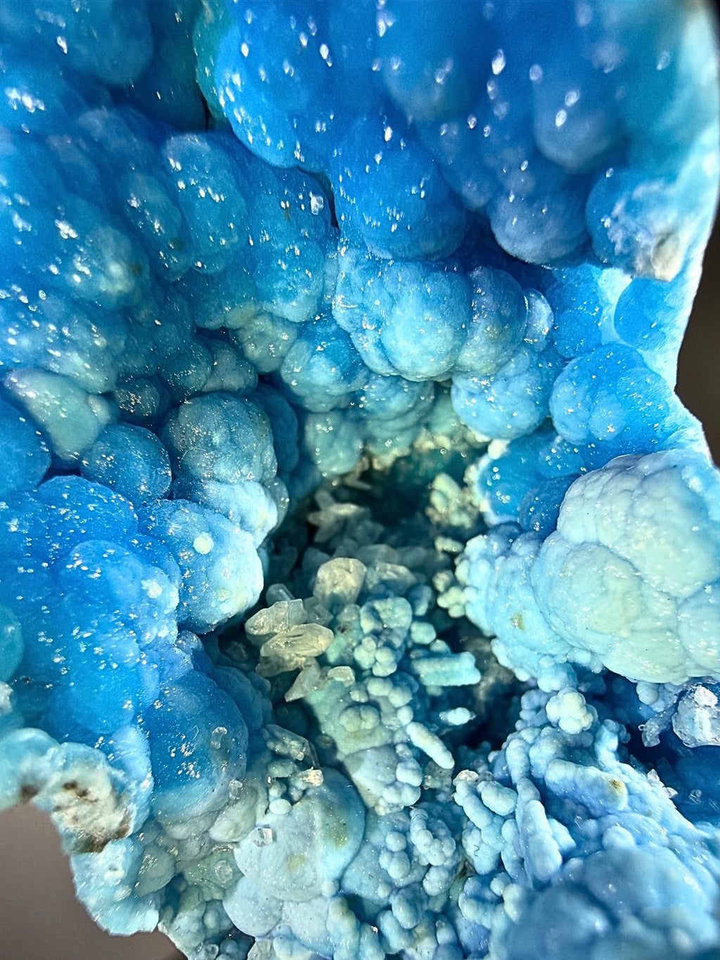 Hemimorphite and Cerussite