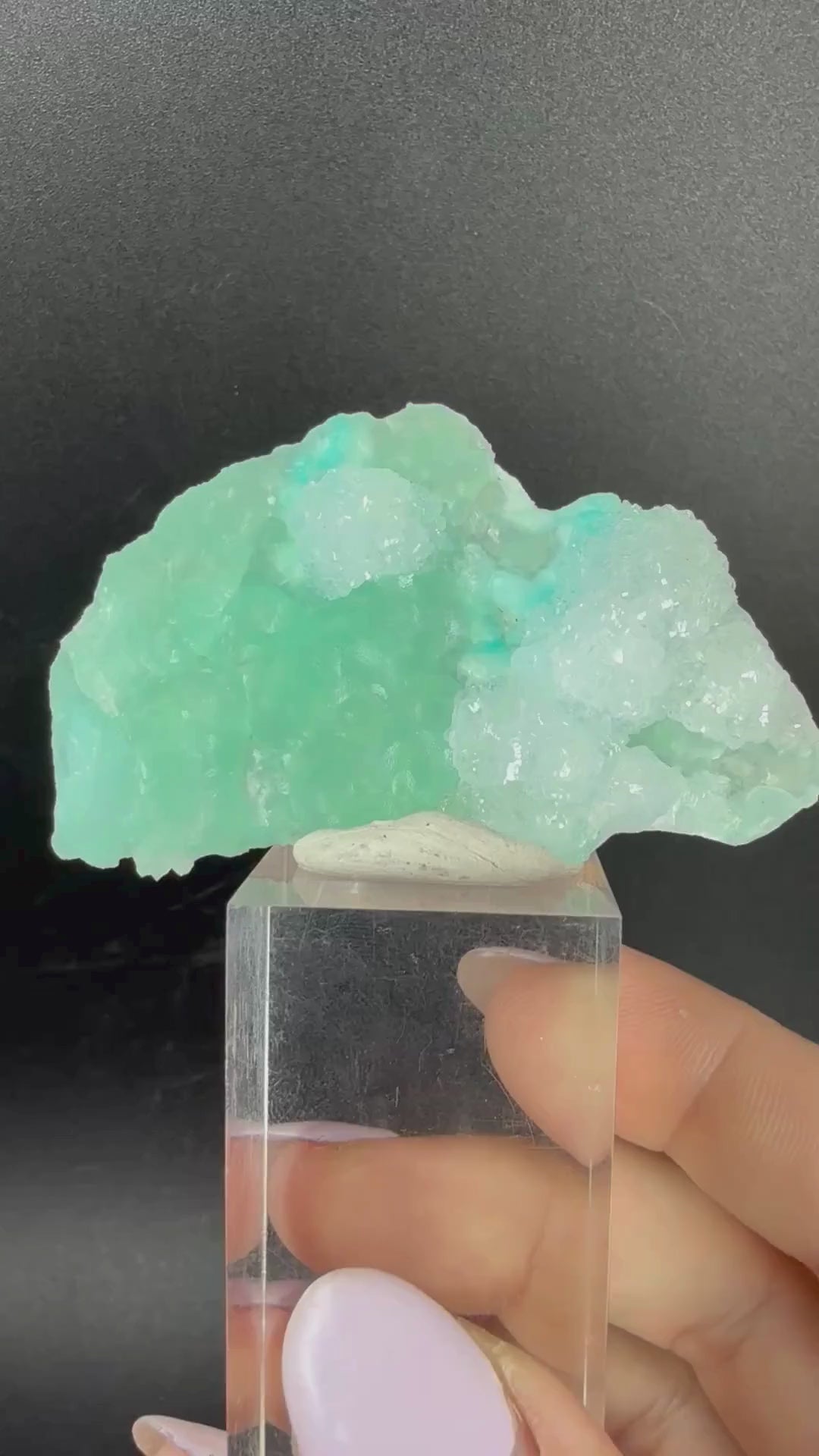 Smithsonite and Hemimorphite