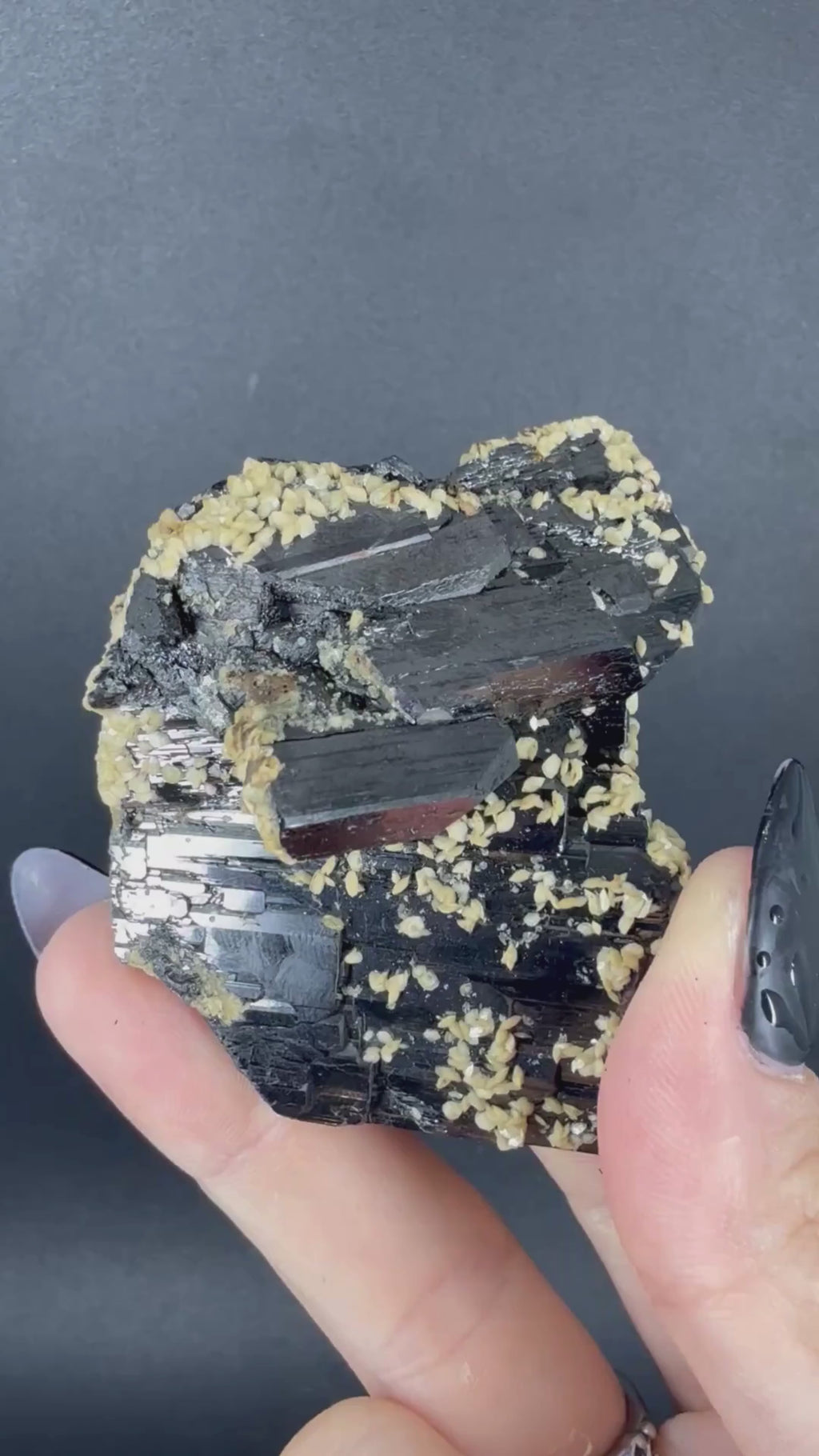 Siderite on Ferberite