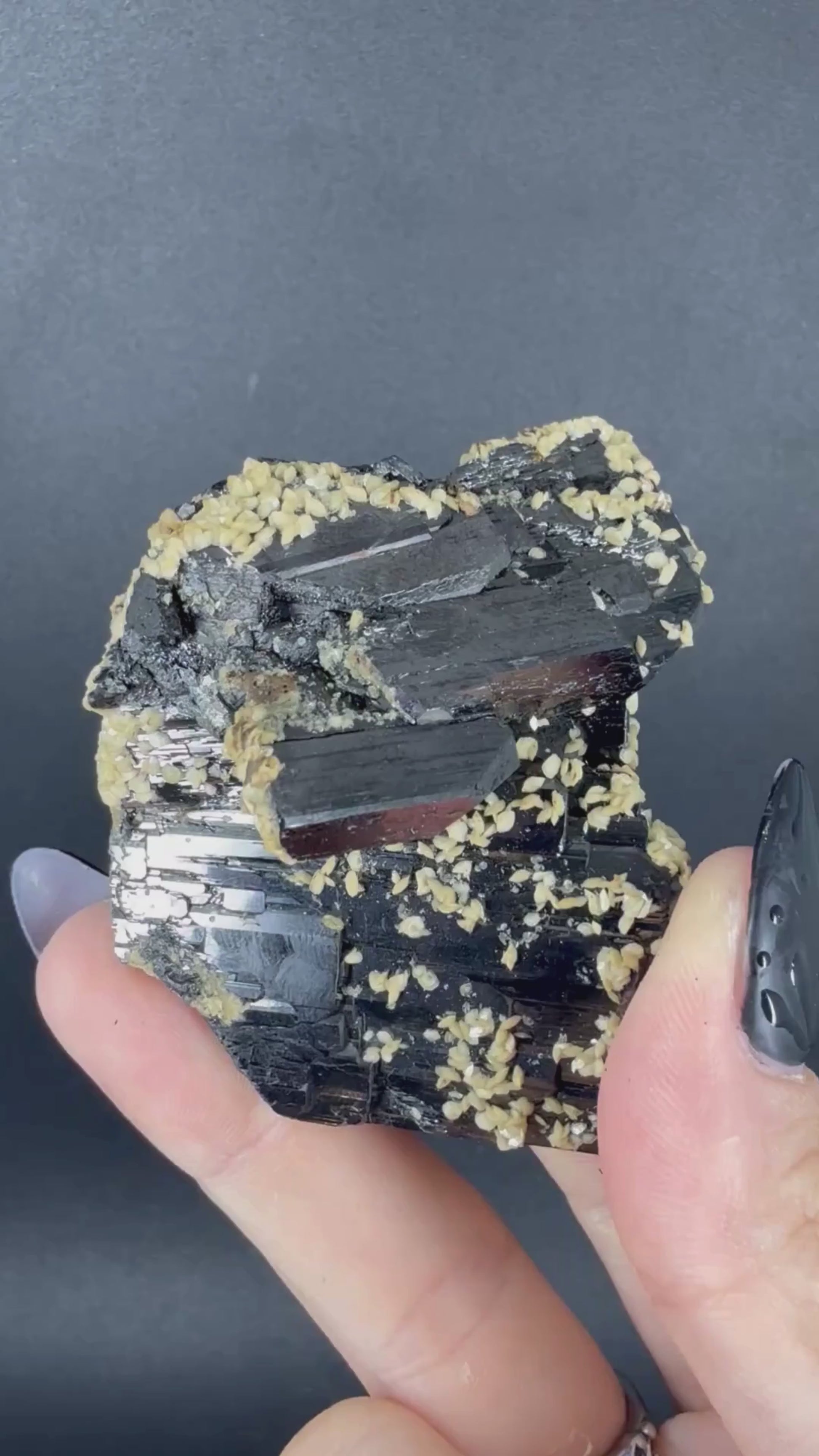 Siderite on Ferberite